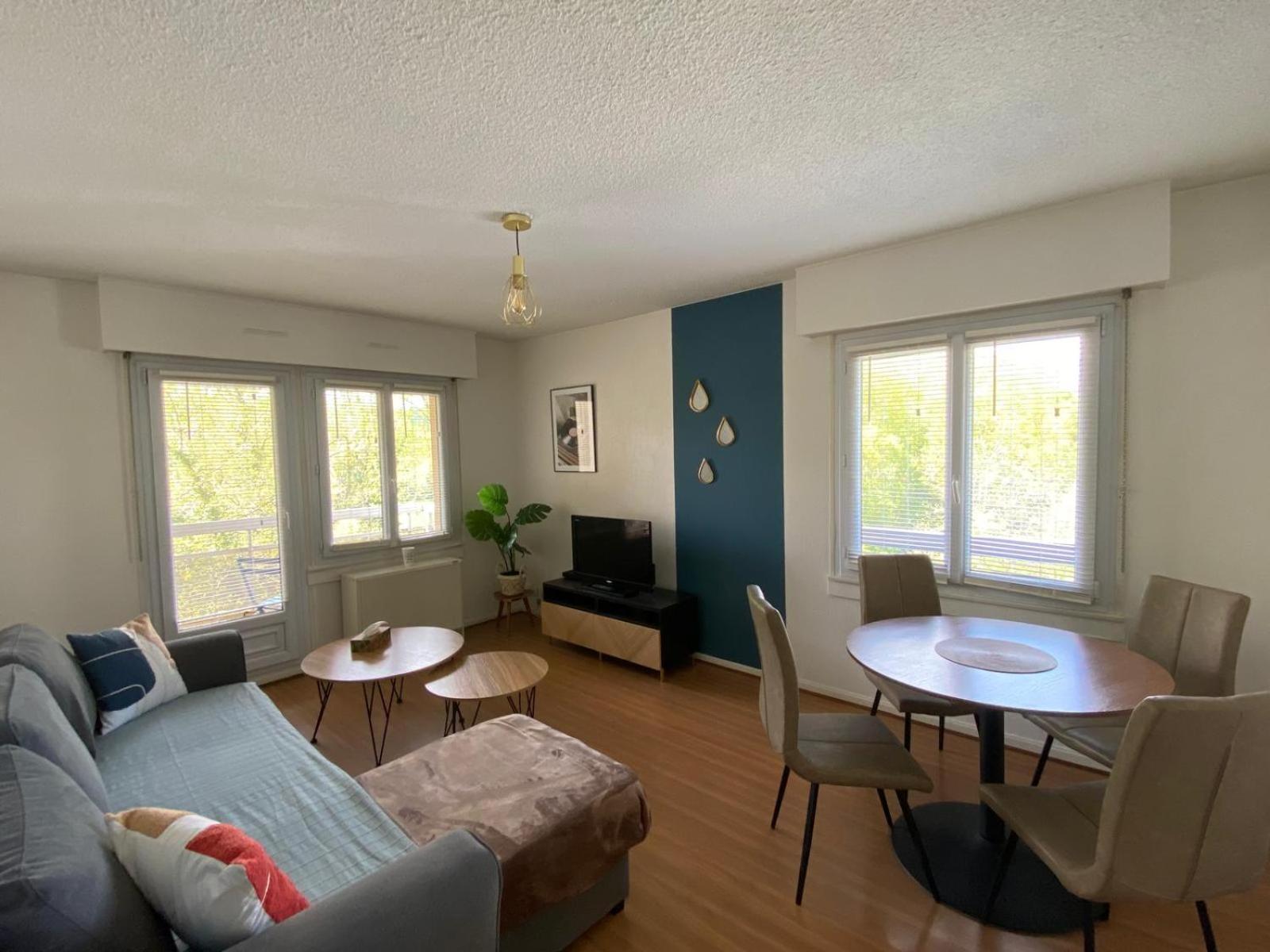 Joli Appartement Proche Gare Молсайм Екстериор снимка